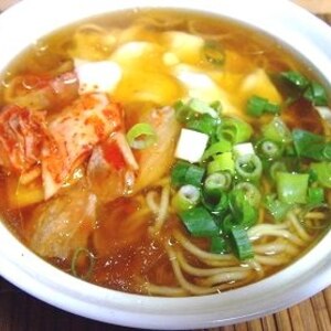 *チーズ＆キムチが合う！　醤油ラーメン*